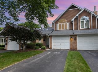 10 Walpole Ct, Fairport, NY 14450