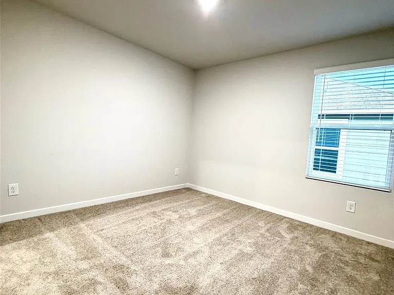 533 Shoreview Dr — Photo 17
