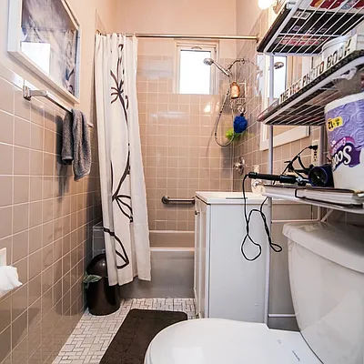 Rented by Nooklyn NYC LLC | media 45