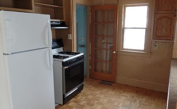 4th image of 119 31st Ave N