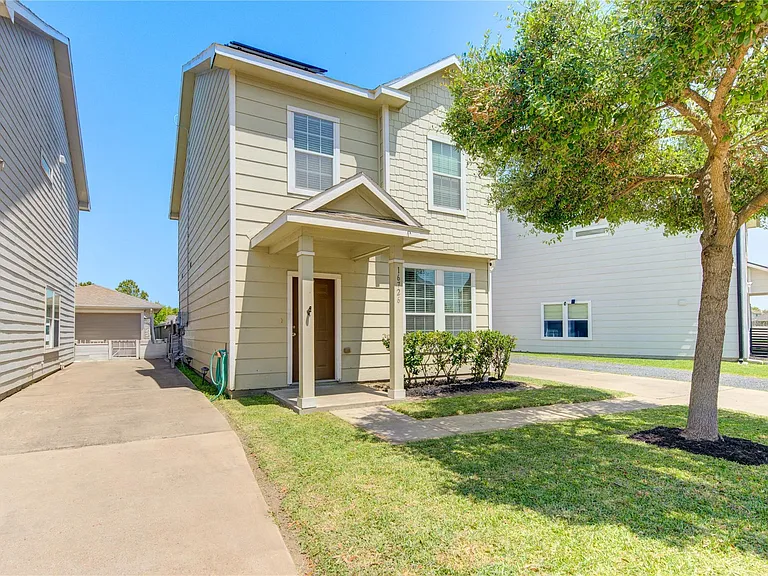 16726 Mammoth Springs Dr — Photo 2