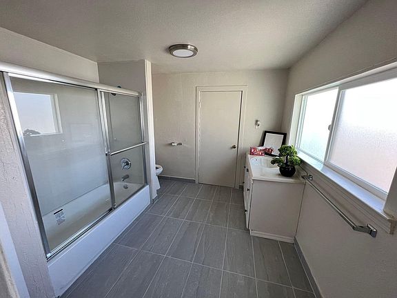 3rd image of 99 Parkview Ave #99