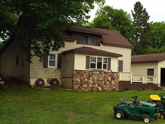 2nd image of 411 Norway St