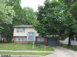 21 Cooper Dr, Somers Point, NJ 08244