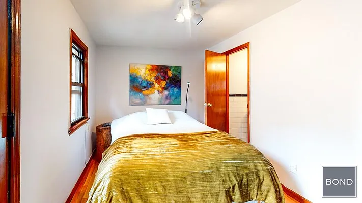 Rented by Bond New York | media 38