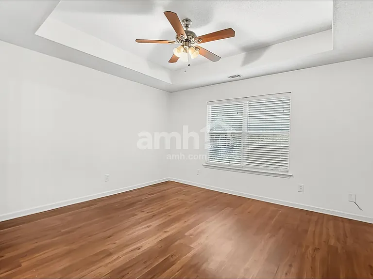 62 Golden Gate Dr — Photo 9