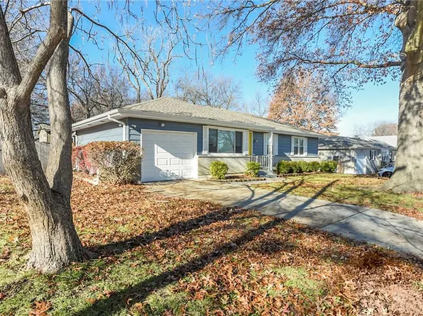 517 N Curtis St, Olathe, KS 66061