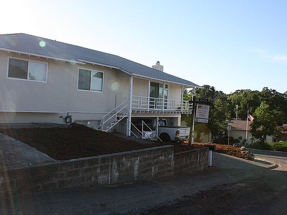 3rd image of 1495 Palm Dr