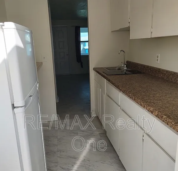 74 S Washington St #5 — Photo 1