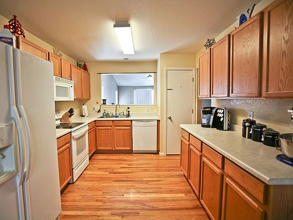 5th image of 1370 Lords Hill Dr