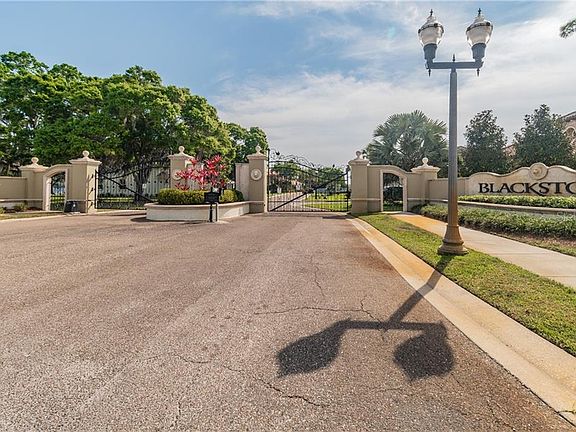 3rd image of 3307 Blackstone Dr