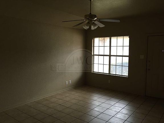 3rd image of 1305 Chips APT B
