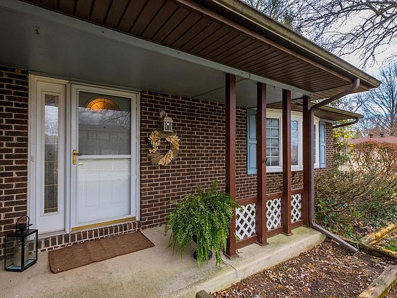 3rd image of 330 Dellfield Way