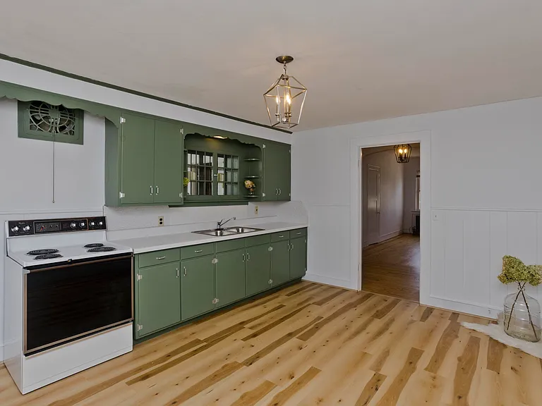 615 Newton St #2 — Photo 6