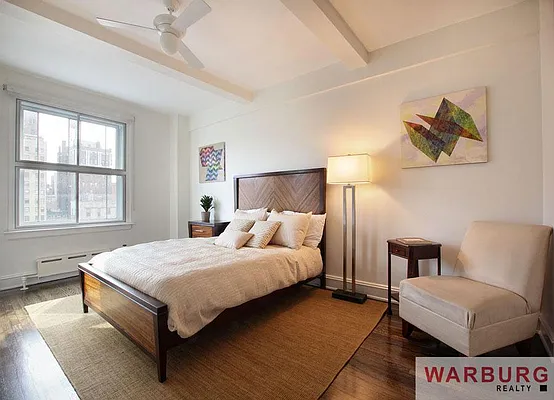 Sold by Warburg | media 22