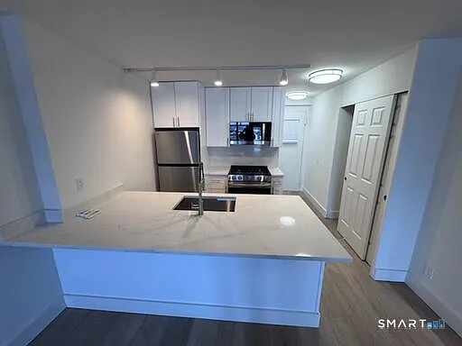 93 Morgan St #8B — Photo 25