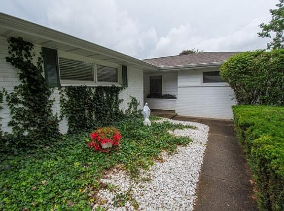 2nd image of 54155 Eastlake Dr