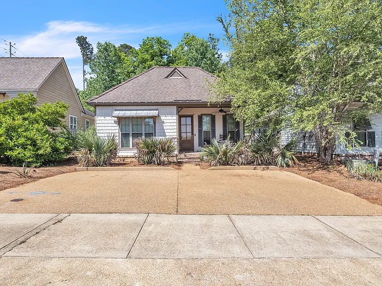 103 Creekside Cv — Photo 1