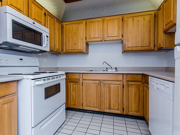 3rd image of 855 W 8th Ave #344977