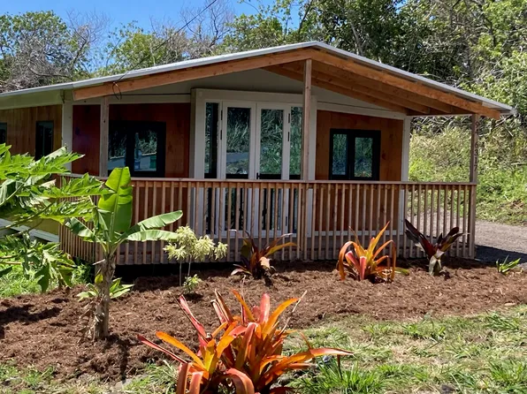 94-6317 Puka St, Naalehu, HI 96772