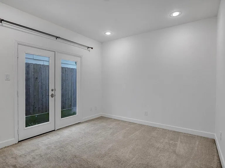 5521 Petty St — Photo 8