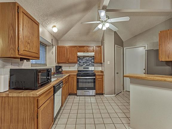 3rd image of 5931 Woodmancote Dr