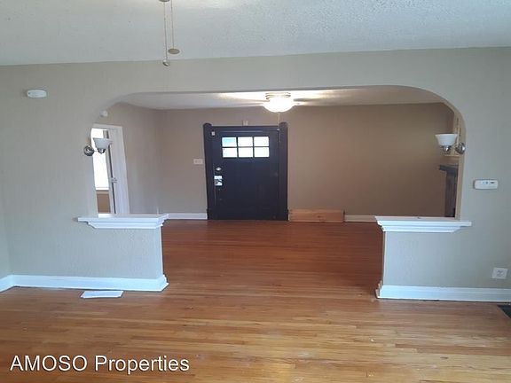3rd image of 215 Emerling Dr