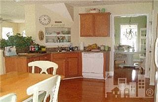 5th image of 114 Stoney Creek Creek