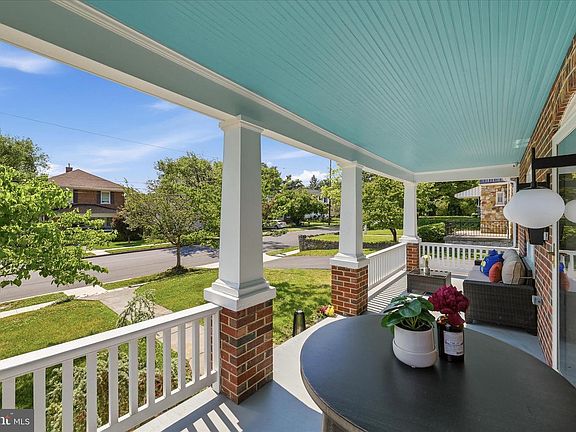 3rd image of 1423 Greystone Ter
