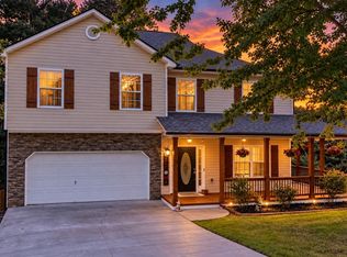118 Nelson Oaks Dr, Ball Ground, GA 30107