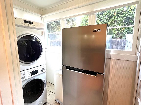 5th image of 1813 Ramona Ave APT B