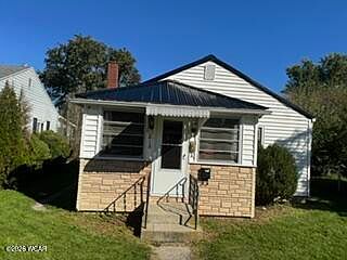 1st image of 218 Middle St