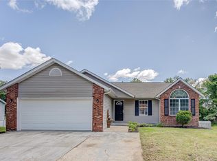 516 Copper Bend Rd, Maryville, IL 62062