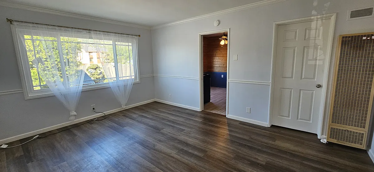 Building Photo - 420 W Stocker St #E