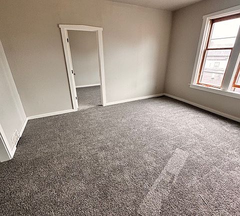 3rd image of 1300 Douglas Ave
