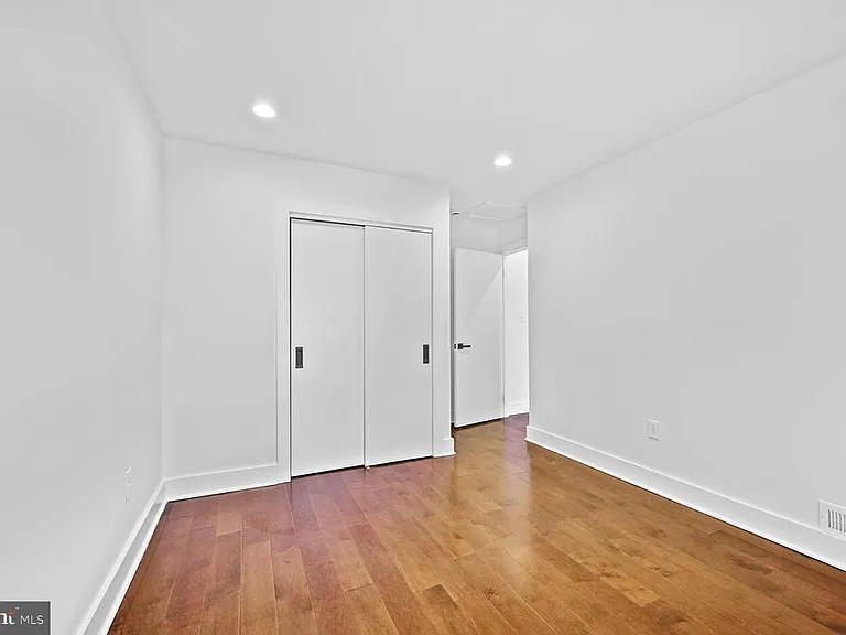 10222 Arizona Cir #18 — Photo 16
