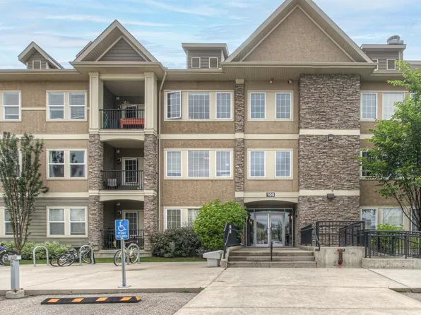 100 W Cranfield Cmn SE #208, Calgary, AB T3M 1S1
