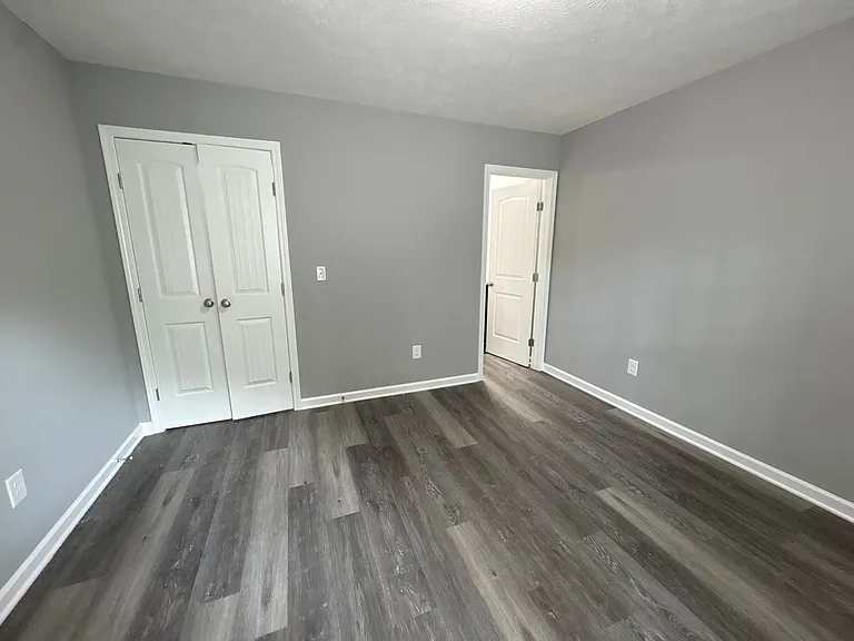 428 W Waggoner St — Photo 8
