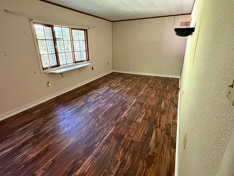 54 Tree Top Ln — Photo 36