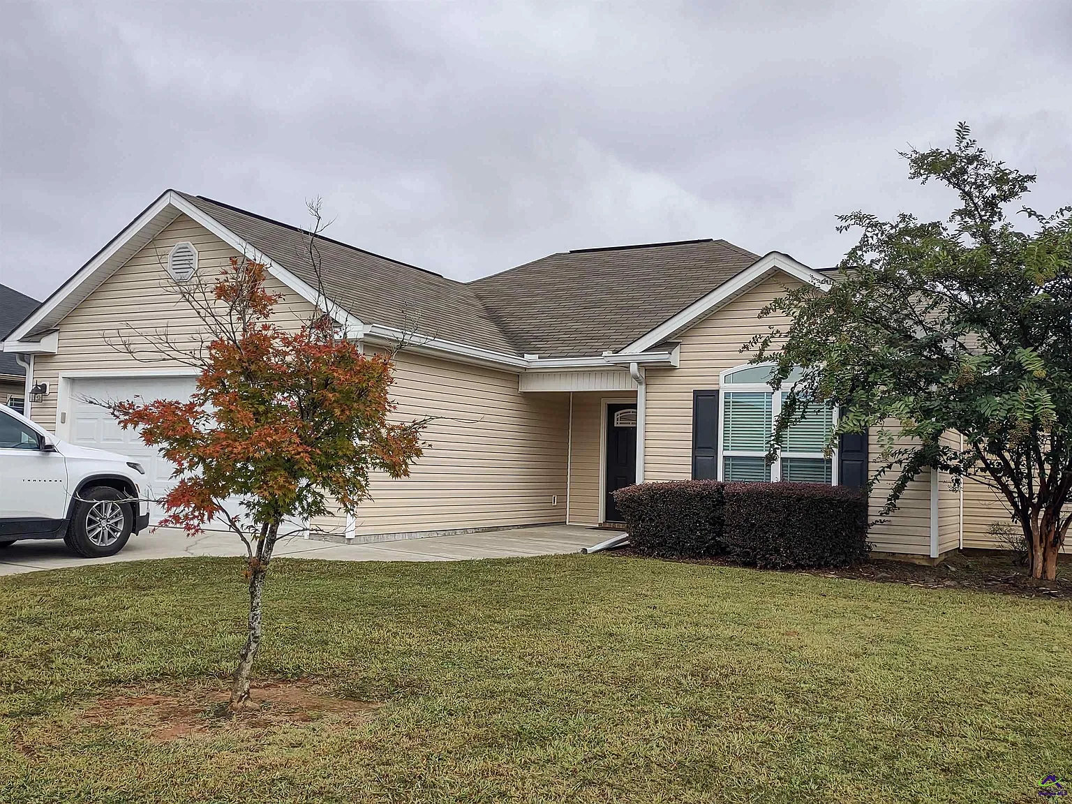3 bed, 2.0 bath, $1,795 — Photo 1