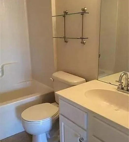 9204 Bellegarde Dr — Photo 17