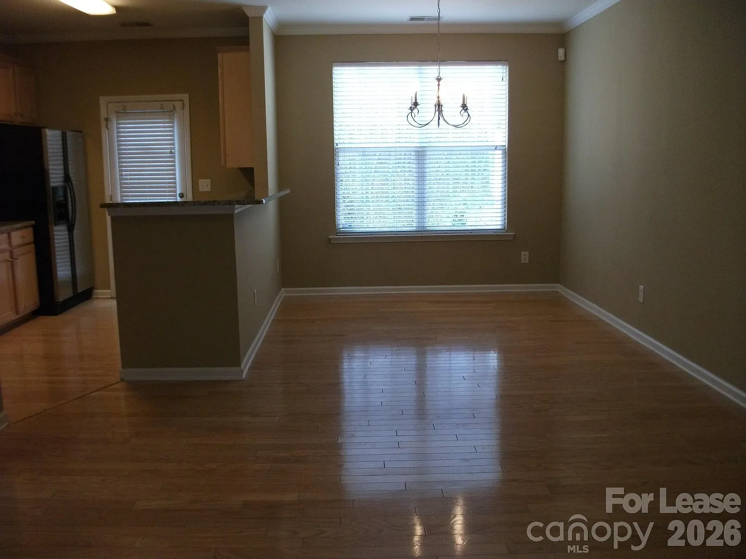 3 bed, 2.5 bath, $2,000 — Photo 3