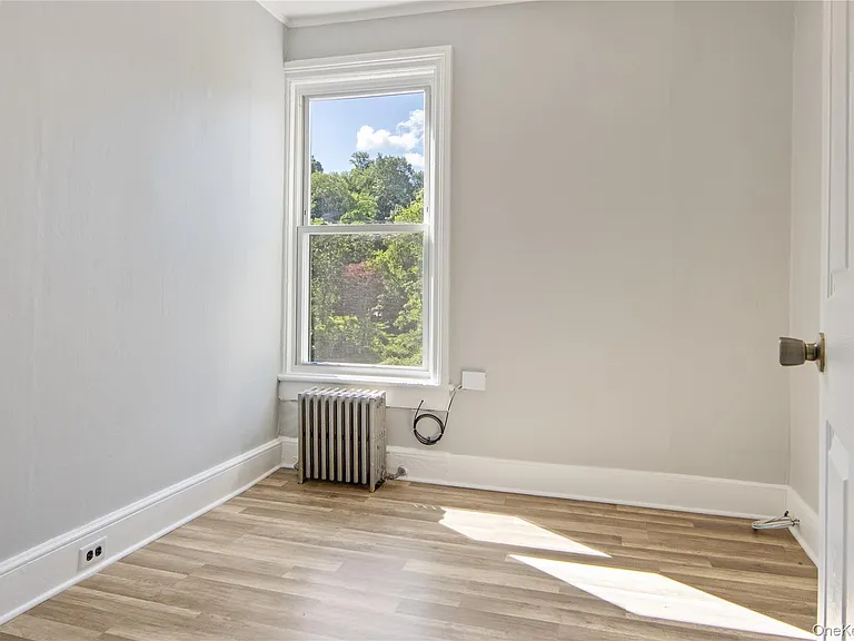 419 Valentine Ave #2 — Photo 18