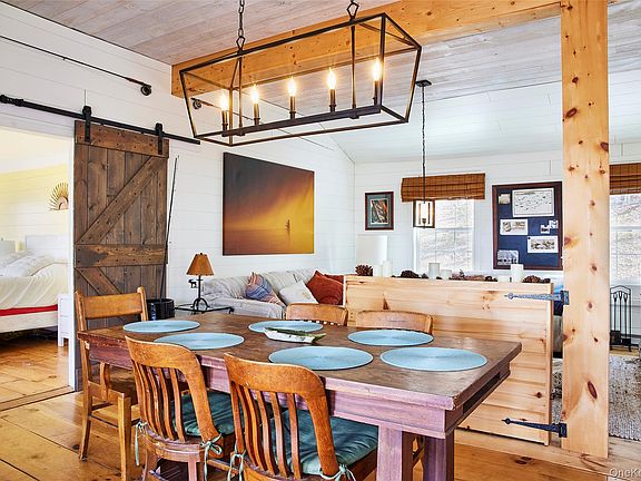 3rd image of 60 Mountain Terrace Road