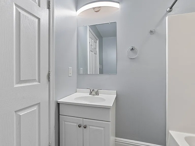 710 N 24th St #2 — Photo 3