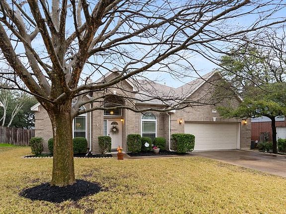 2nd image of 1105 Sugarberry Dr