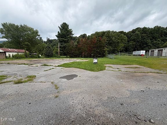 4th image of 2715 Highway 91