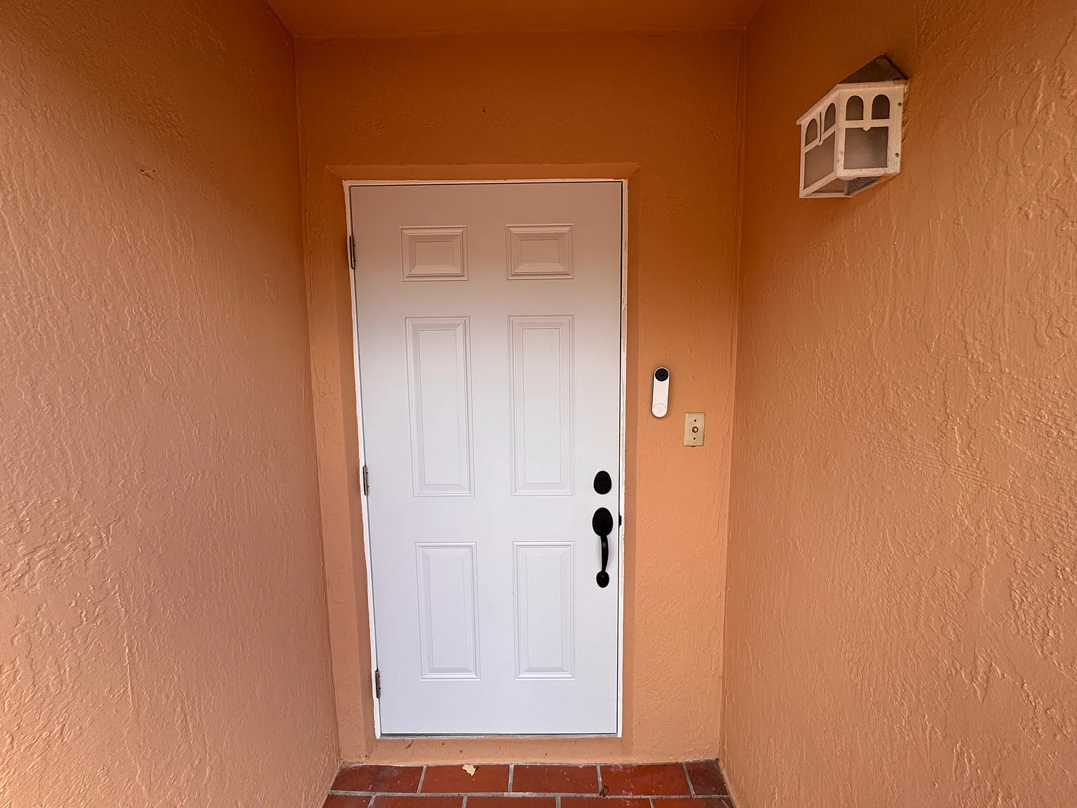 3 bed, 1050 sqft, $2,950 — Photo 2
