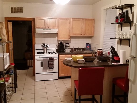 5th image of 2845 N Maplewood Ave #1