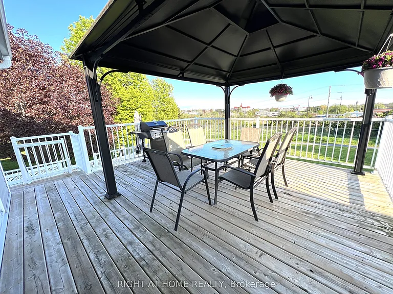 590 Arbour Cres — Photo 10